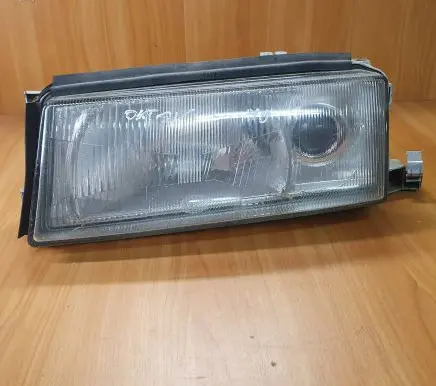 Skoda Octavia Mk1 (1U) Headlight/headlamp 24608500