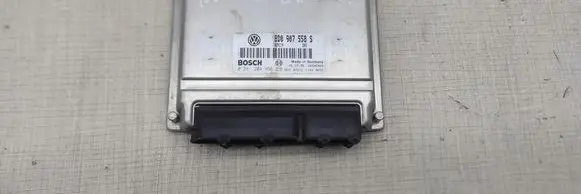 Volkswagen PASSAT B5 Engine control unit/module 8D0907558S