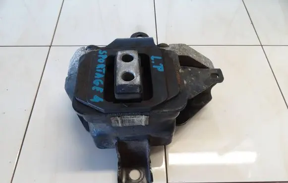 KIA Sportage Gearbox mounting bracket 1830-D9400