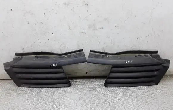 Renault Espace - Grand espace IV Front bumper upper radiator grill