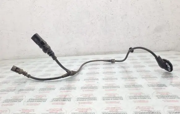Audi A3 S3 8P Front ABS sensor wiring 8E0973702