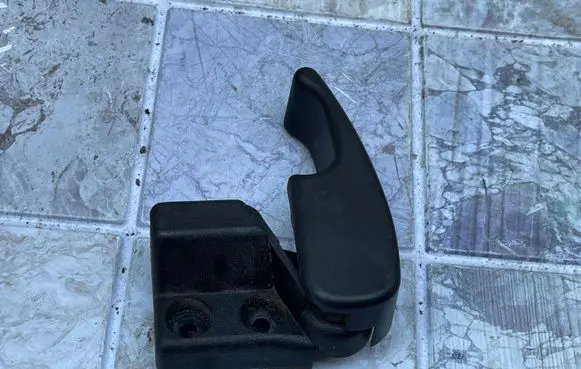 Volkswagen Polo III 6N 6N2 6NF Engine bonnet (hood) release handle 1H1823533