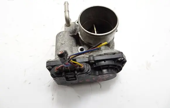 Toyota Avensis T270 Electric throttle body valve 261000R020 5B04 01155