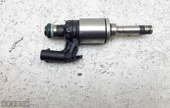Volkswagen Golf VII Fuel injector 04E906036Q
