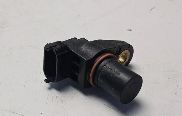 Mercedes-Benz Vito Viano W639 Camshaft position sensor A0051531328