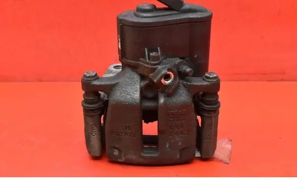Volkswagen PASSAT CC Rear brake caliper 