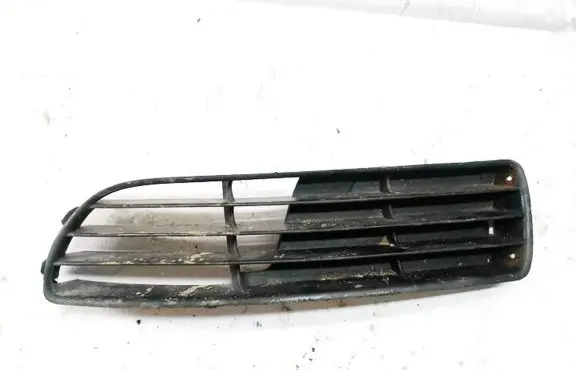 Audi A4 S4 B5 8D Front bumper lower grill 8d0807345