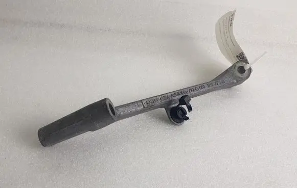 Porsche Macan (95B) Engine mounting bracket 06L129723B
