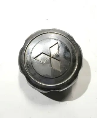 Mitsubishi Pajero Sport I Original wheel cap MB816581