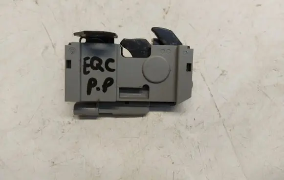 Mercedes-Benz EQC Engine bonnet/hood lock/catch 