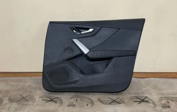 Audi Q2 - Front door card panel trim 81B867106 222725364 K81A971036H