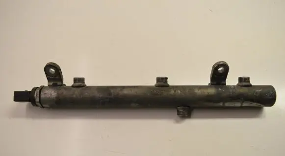 Mercedes-Benz S W221 Fuel main line pipe A6420702595