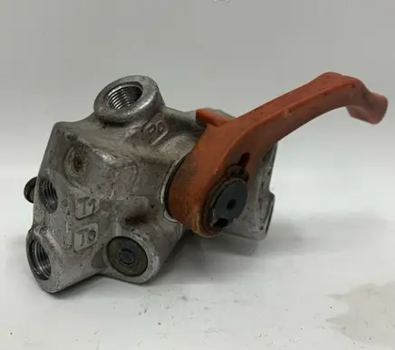 Mercedes-Benz E W124 Valve 1243500857 A1243500857