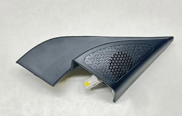 Front door high frequency speaker