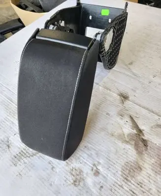 Skoda Octavia Mk2 (1Z) Armrest 3T0864207D 320010213