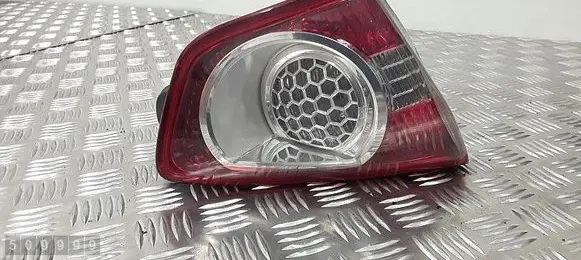 Tailgate rear/tail lights
