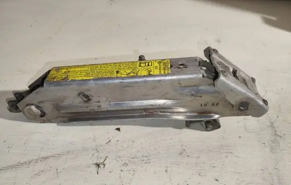 Audi A6 S6 C6 4F Lift Jack 8l0011031