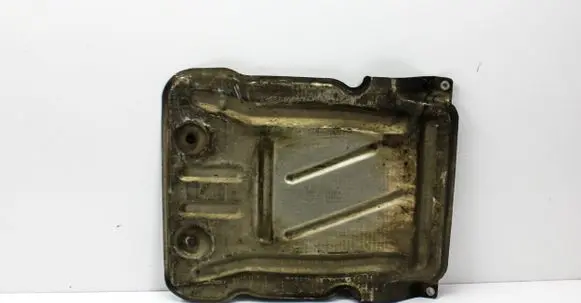 Volkswagen Jetta VII Engine splash shield/under tray 500825230K