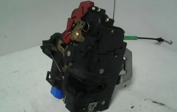 Audi A4 S4 B7 8E 8H Rear door lock 4E0839016