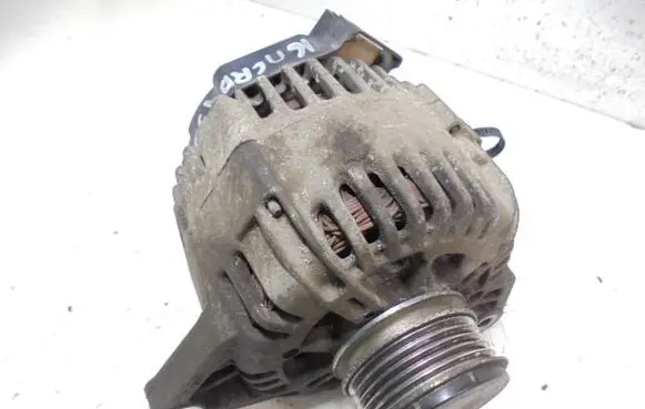 Hyundai i30 Generator/alternator 373002A110