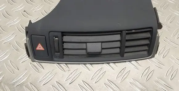 Toyota Verso Dash center air vent grill