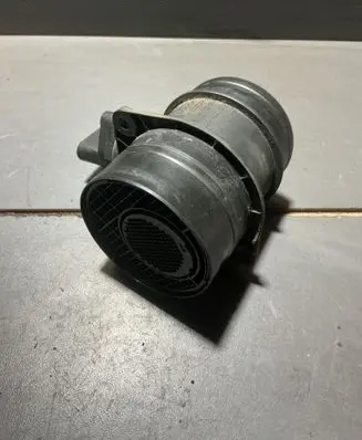 Audi A4 S4 B6 8E 8H Mass air flow meter 028100246