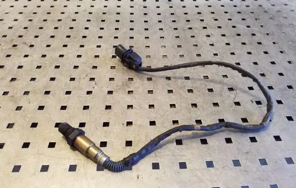 Volkswagen Tiguan Lambda probe sensor 03L906262 0281004085