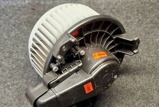 Toyota RAV 4 (XA40) Heater fan/blower 2727008105