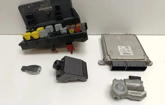 Engine ECU kit and lock set