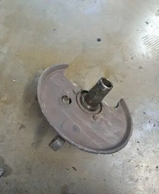 Opel Frontera B Front wheel hub spindle knuckle