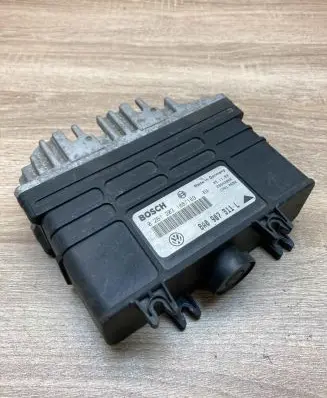 Volkswagen PASSAT B4 Engine control unit/module ECU 8A0907311L 0261203188