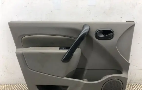 Renault Kangoo II Front door card panel trim 8200618600