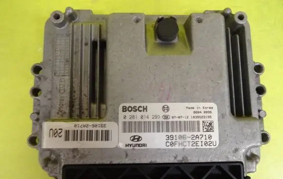 Hyundai i30 Engine control unit/module 0281014291