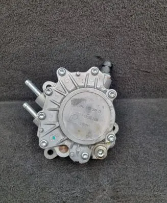 Audi A3 S3 8P Vacuum pump 03G145209D