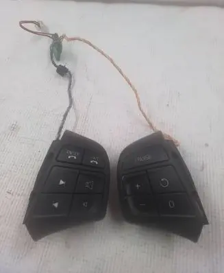 Volvo V70 Steering wheel buttons/switches 31295468 31295471