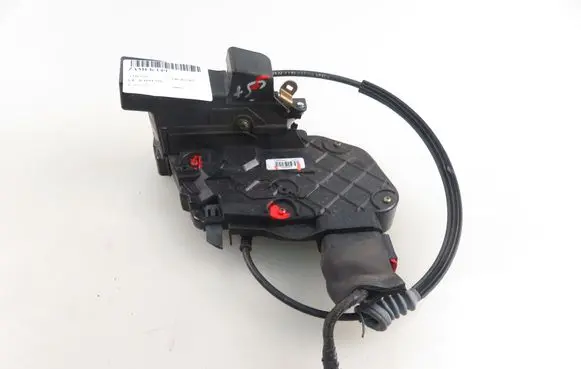 Volvo S40 Front door lock 30699441