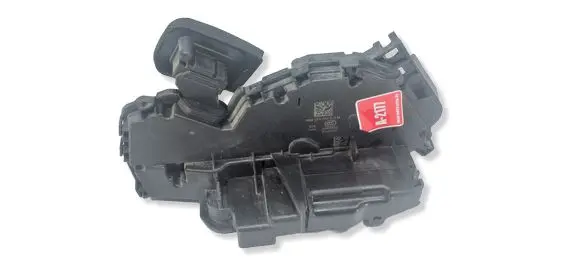 Volkswagen Touran III Rear door lock 5TA839016M