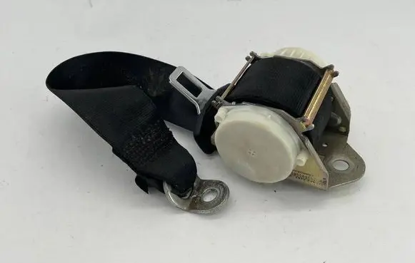 Audi A3 S3 8P Rear seatbelt 8P3857805B