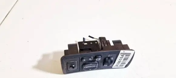 Toyota Avensis T250 Wing mirror switch 777669