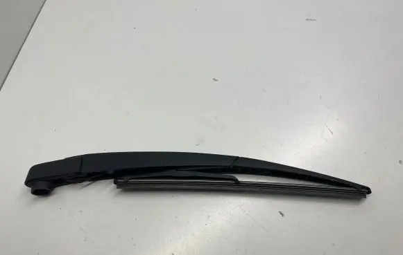 Nissan Qashqai Rear wiper blade arm