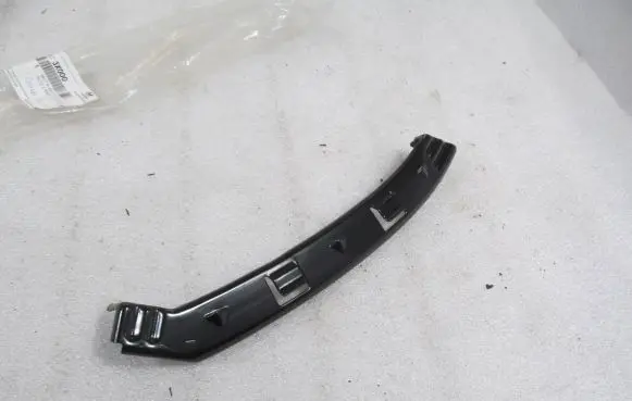 Hyundai Elantra Front bumper mounting bracket 865173X000