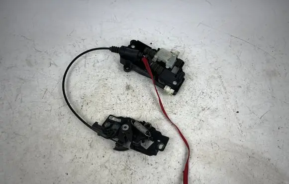 Tesla Model X Engine bonnet/hood lock/catch 103301100E 105799100E