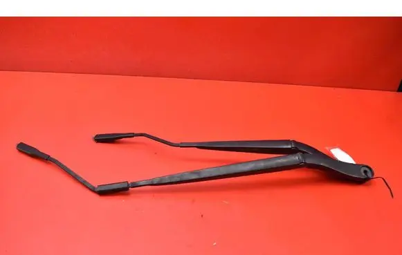 Front wiper blade arm