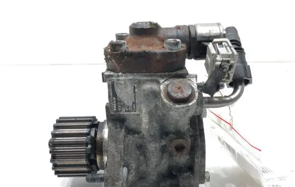Volvo V40 Fuel injection high pressure pump 