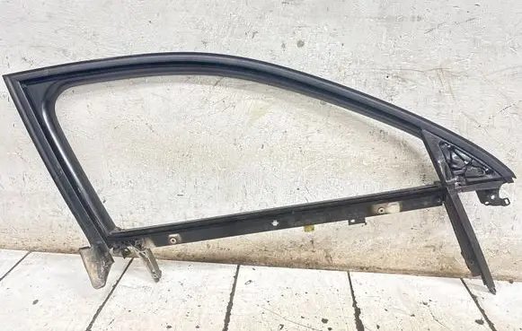 Audi A4 S4 B7 8E 8H Front door window/glass frame 8E0837630