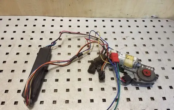 Sunroof motor/actuator