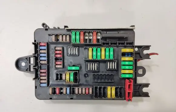 BMW X6 F16 Fuse box set 6819651 6819652