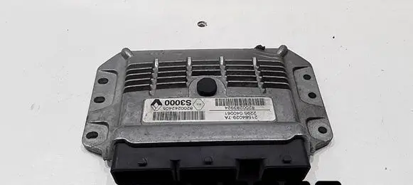 Renault Megane II Engine control unit/module 21584029