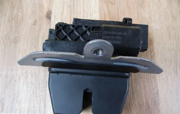 Ford Mondeo MK V Tailgate lock latch DS7AN442A66AD
