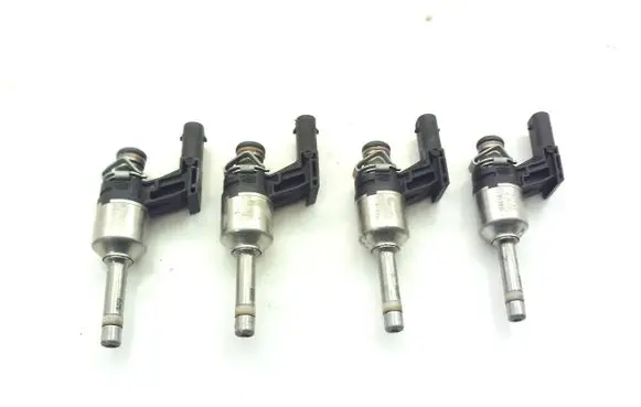 Volkswagen Cross Polo Fuel injector 03F906036B CBZ